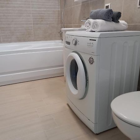 Preciziei 1Br Luxury Apartment With Fast Wifi, Self Check In And Parking Bükreş Dış mekan fotoğraf