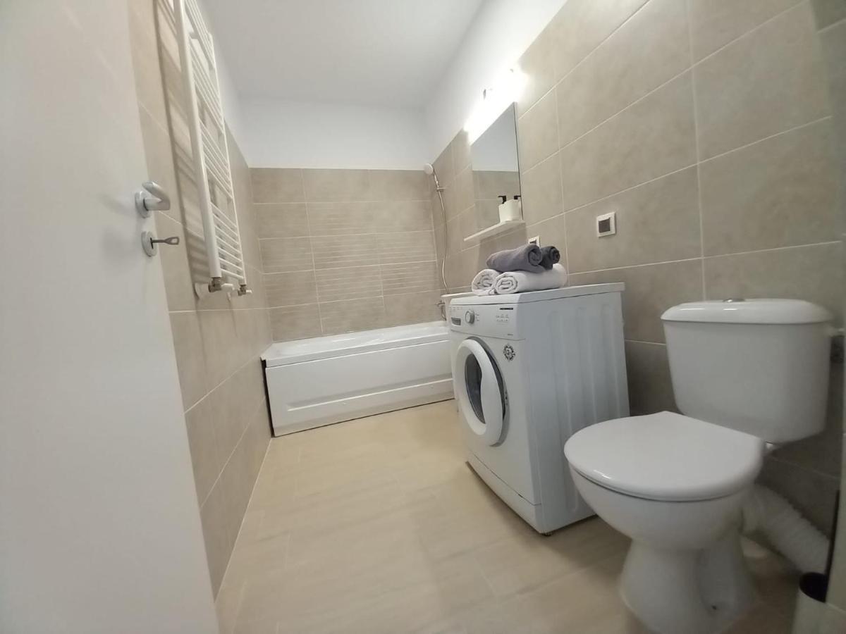 Preciziei 1Br Luxury Apartment With Fast Wifi, Self Check In And Parking Bükreş Dış mekan fotoğraf